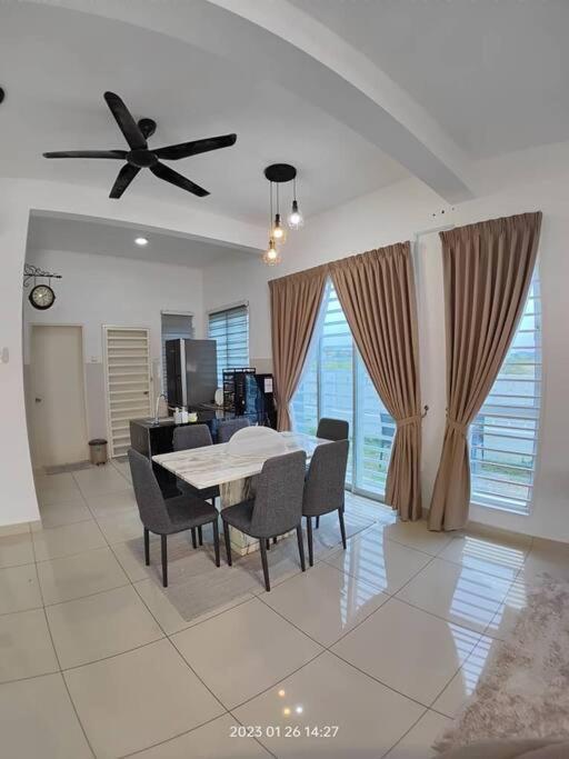 Prima Guest House - Puncak Alam Homestay Mus-Lim Friendly Bandar Puncak Alam Exterior photo